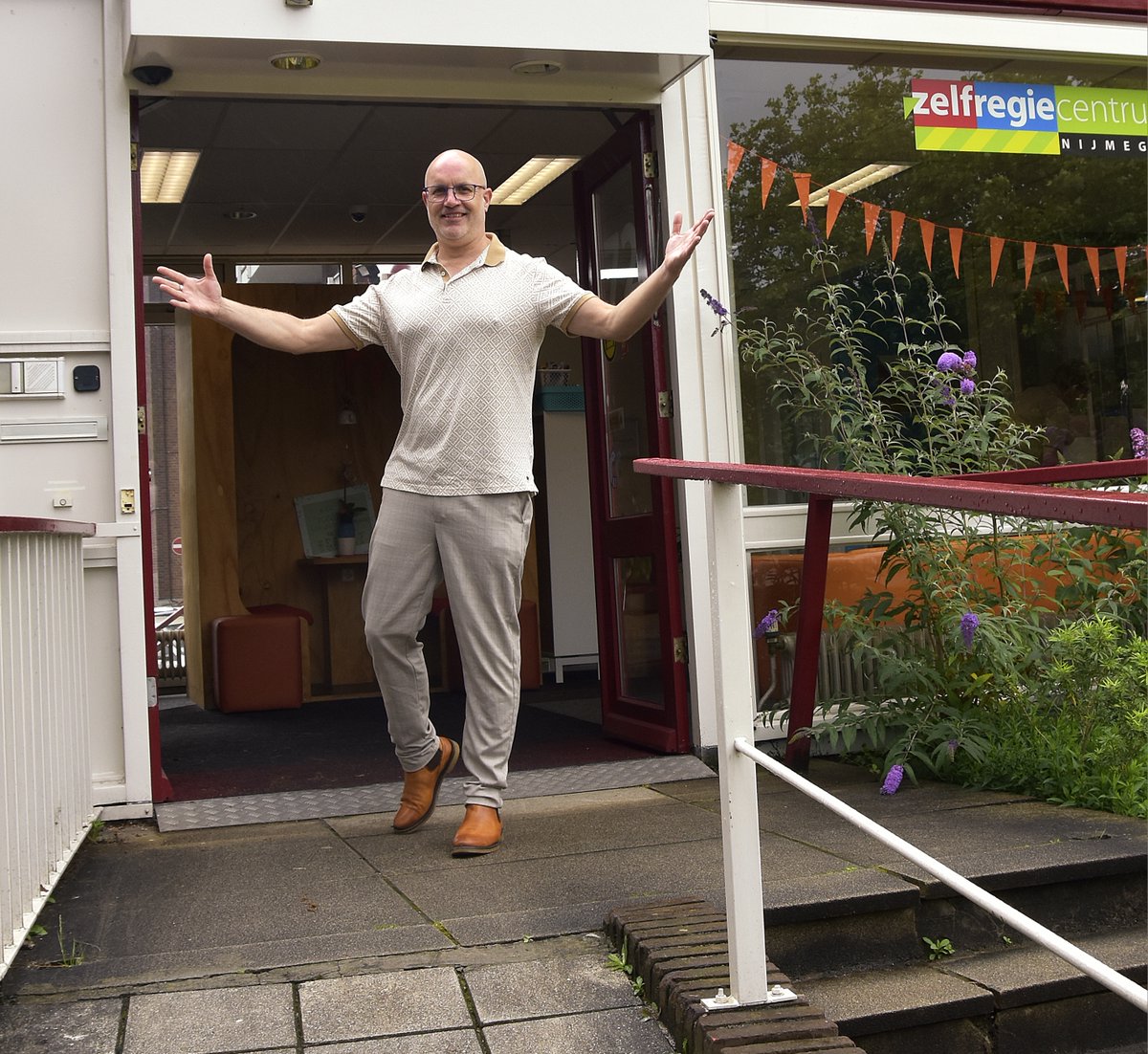 #OpenHuis: Ontdek wat <a href="/NijmZelfregie/">Zelfregiecentrum</a>  voor jou kan betekenen. Met informatiemarkt ‘groei en bloei’, #workshop, persoonlijk in gesprek.  Vrijdag 6 september 14.00 – 18.00 uur, Sint Jorisstraat 72 #Nijmegen.  Voor meer informatie: zrcn.nl/agenda-zrcn/op…