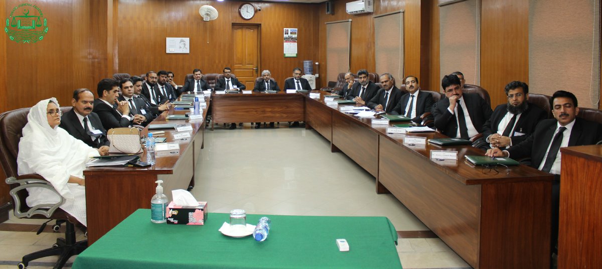 pja_lahore's tweet photo. Concluding Ceremony of Four Days Specialized GBV Related Training Program 2023-24 for Additional District &amp; Sessions Judges (Batch-18).
Dated: 08-08-2024 https://t.co/1FnMJY5h5v