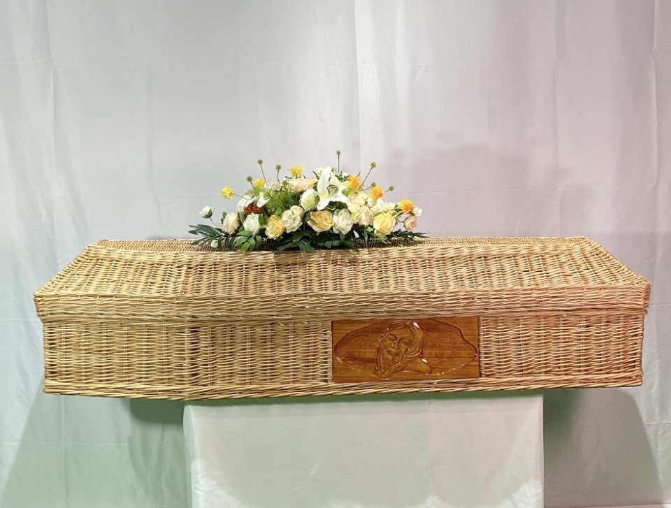 The workers, with years of craftsmanship, bring life to the natural materials, honoring the earth with their work. This willow coffin, a symbol of simplicity and respect for nature, embodies the care and dedication of those who crafted it. 

wovenwickercoffins.com/offer.html?c=9…

#ecocoffins