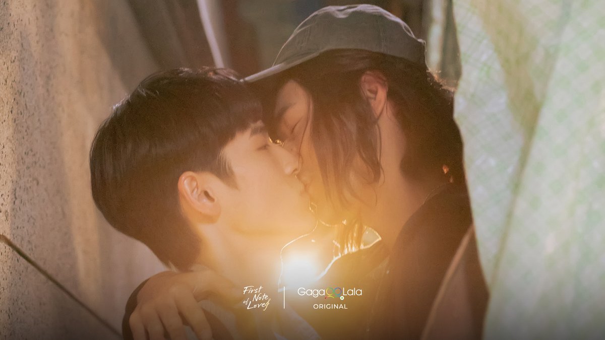 gagaoolala's tweet photo. 📢𝑷𝑹𝑬𝑴𝑰𝑬𝑹𝑬
🎵 #FirstNoteOfLoveEP1and2
Will Sea be able to do sweet music with Neil, his idol and has-been musician?
Watch here▶️https://t.co/mynBDqbd7n
🌎Worldwide (except 🇯🇵)
#FirstNoteOfLove #彈一場完美戀愛 #โน้ตแรกแห่งรัก #GagaOOLalaOriginal https://t.co/zVCKn0z5aZ