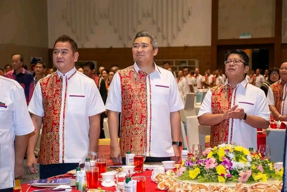 FelixJSaang's tweet photo. Mempengerusikan Majlis Ulang Tahun UPKO Ke-30 yang berlangsung di SICC. Terima kasih pimpinan tertinggi parti &amp; YB Datuk Presiden @Ewon_Media atas kepercayaan yg diberikan. Setelah 30 tahun, UPKO kekal berdiri teguh, kekal relevan, berprinsip, berintegreti, dinamik dan progresif. https://t.co/86YVhlGF63
