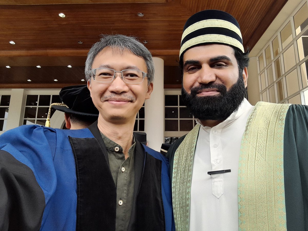 ailabspace's tweet image. Congratulations to Usman! Usman received his PhD in Computer Science. Dr Usman!
#robolab #ailabspace #ubdsds #ubd #brunei #phd #ubdconvocation36