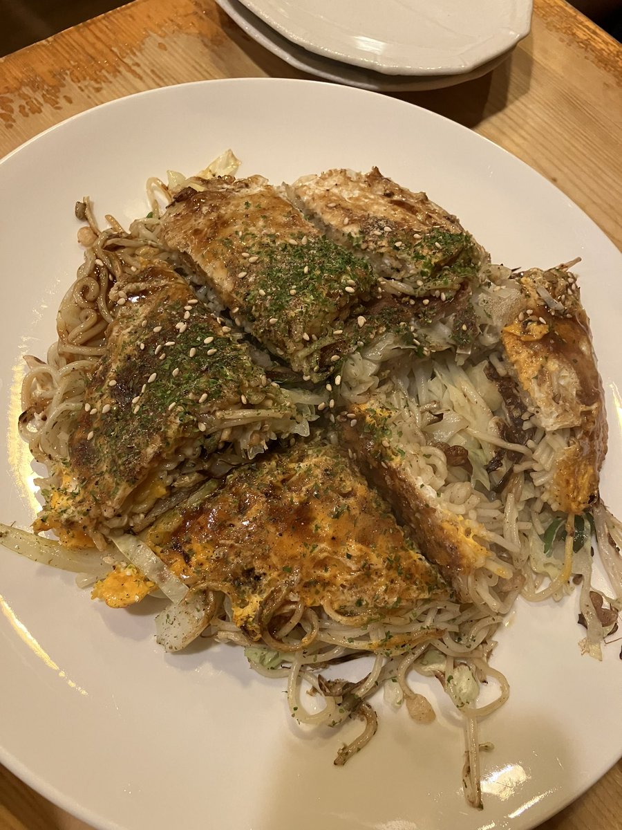 広島のお好み焼き美味すぎてめっちゃたべた。