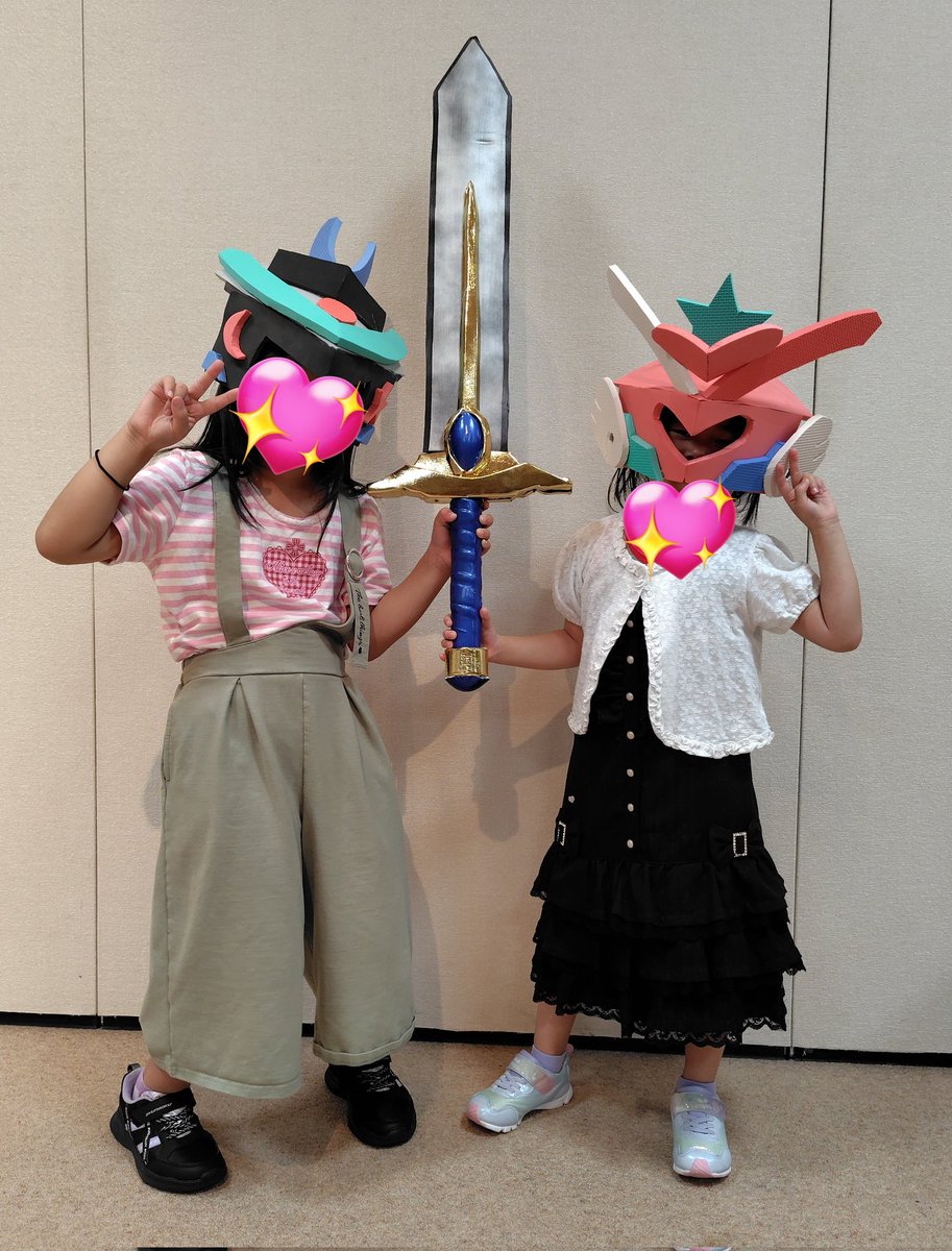 mirasuki3's tweet photo. 宇奈月温泉のセレネ美術館に行ってきました
ダンボール迷路（予約なし）で遊んでから、お面を作ろうワークショップ（予約あり）を体験しました

とても可愛いお面（ヘルメットみたい✨）が出来て、講師の先生も子供達に優しくて楽しかったです！
#セレネ美術館 #セレネサマーガーデン #ワークショップ https://t.co/I3tjy7zcwp