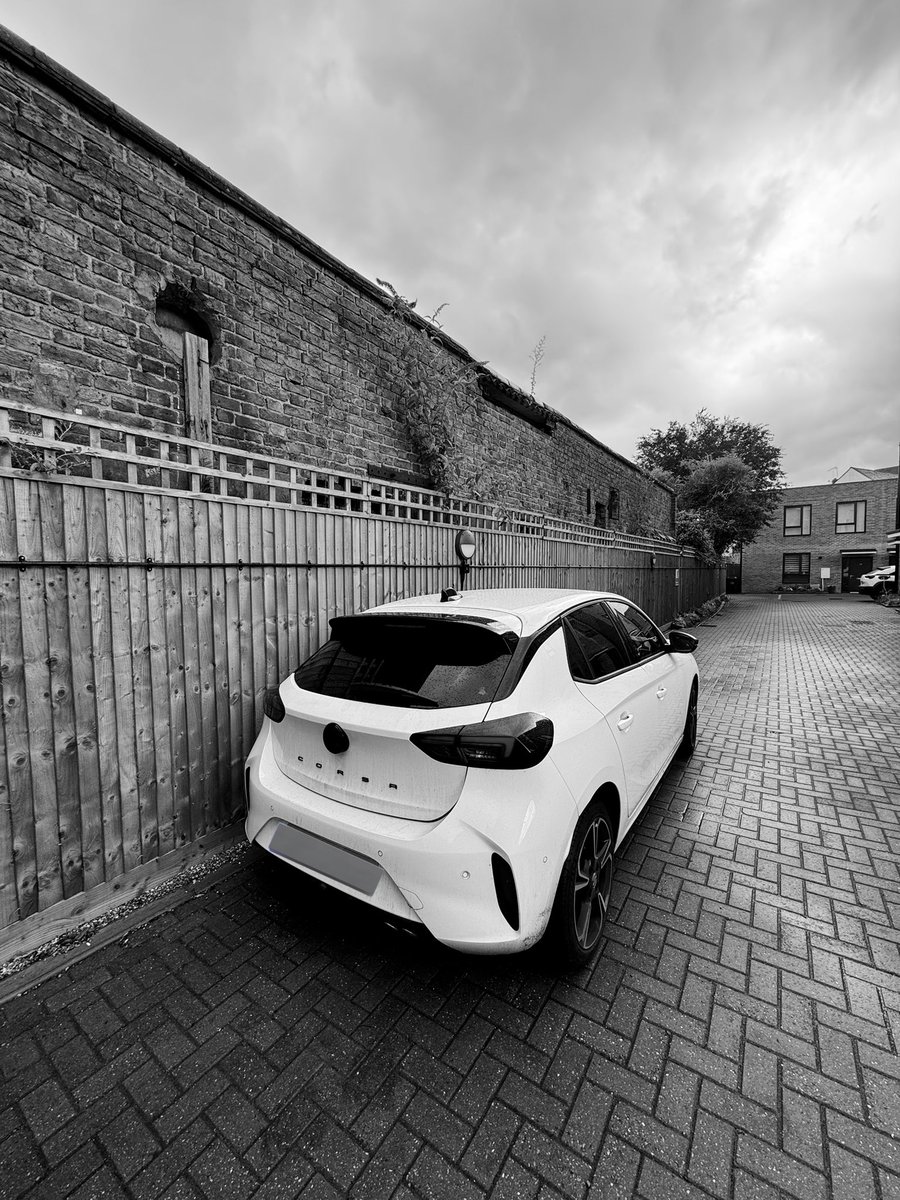 justefe2's tweet image. How does one inspect this vehicle fully before accessing the keys in the glove box to activate the start of the rental? @EnterpriseCarC @Enterprise @itvnews @BBCLondonNews @Channel4News @UKConsumerRight