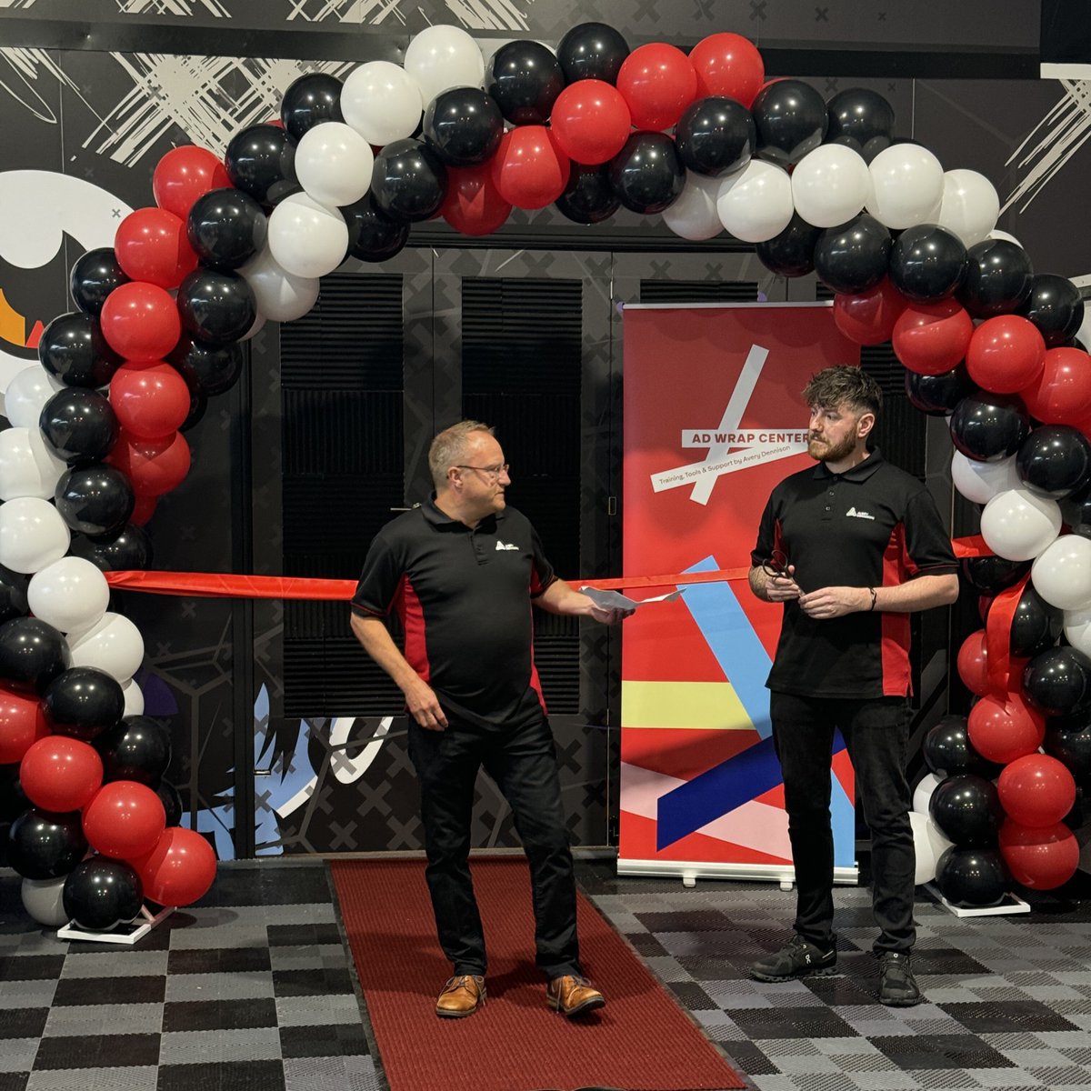 PyramidDisplay's tweet photo. Last week we had the pleasure of attending the grand opening of Avery Dennison's Northern Wrap Training Centre at Wrapped UK. A huge thank you to all the team @AveryDennison for hosting us, the facility looked absolutely incredible! 🔥
#AveryDennison #WrappingFilm #WrapTraining https://t.co/aPMDyjSf2a