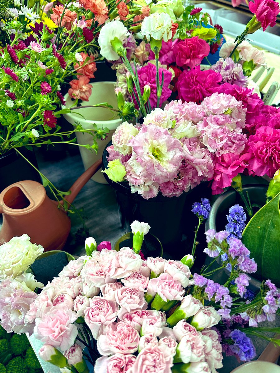 いつもありがとうございます💐
北海道室蘭市の花屋えいわえんでございます🌹
#お盆 のお花は新鮮でボリュームあり安価なえいわえんでぜひお買い求めください🌼