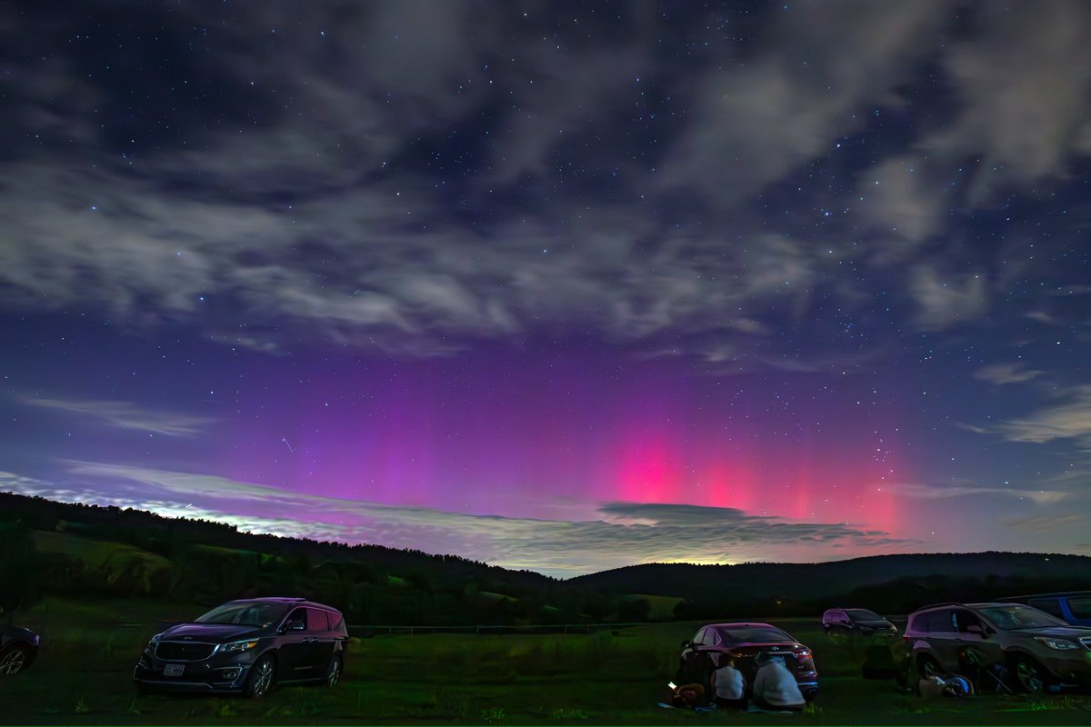 #aurora

It's amazing，you could see the aurora in Sky Meadows State Park last night. <a href="/capitalweather/">Capital Weather Gang</a>  #DMV #park
