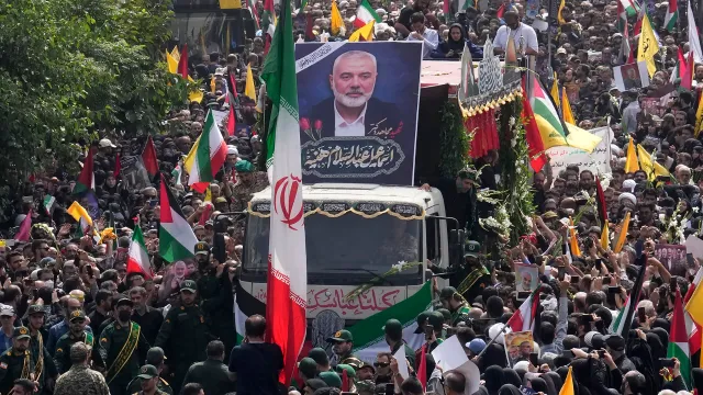jerusalemcenter's tweet photo. 🤔 Why didn’t Haniyeh’s assassination spark #massiveprotests in the #WestBank?
One of the reasons is the growing recognition that Hamas has forced the Palestinians in Gaza to endure another “nakba” (catastrophe) as a result of its @October7Attack on Israel. For some Palestinians, Haniyeh and the Qatar-based Hamas leaders lived affluent lifestyles abroad while their people in the Gaza Strip were suffering.
📰 Find out the other reasons behind the muted reaction in @KhaledAbuToameh's article: https://t.co/TsVposPSgE
In Hebrew: https://t.co/VntxhMMLdH