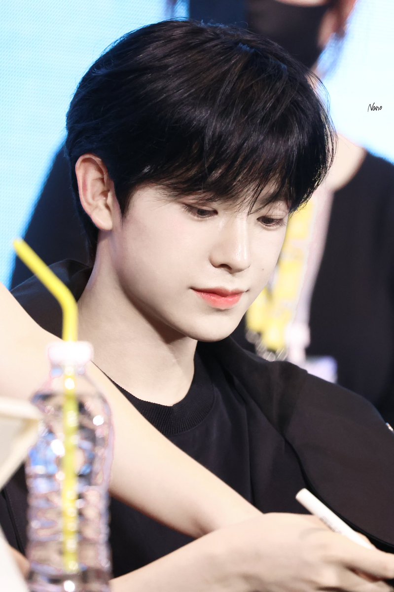 240812
🐈

#유우시 #ユウシ #YUSHI 
#엔시티위시  #NCTWISH #NCT