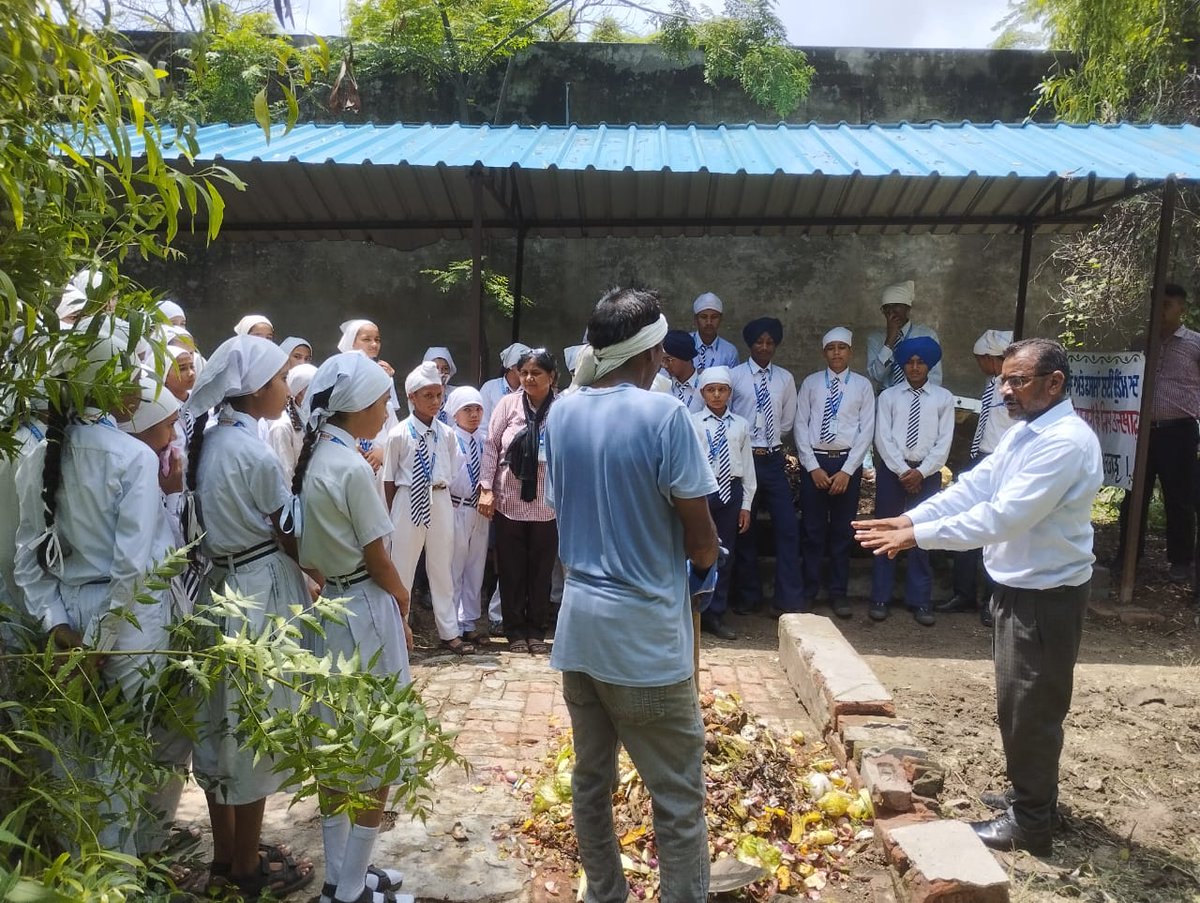 pmidcpunjab's tweet photo. Punjab: ULBs of Punjab organizing Students visits to the Waste Processing Facilities for observation of #InternationalYouthDay24 on 12th August, 2024, Monday. #SafaiApnaoBimaariBhagao #Pmidc #Punjab
@PbGovtIndia
@SwachhBharatGov
@swachhbharat
@RoopaMishra77 https://t.co/HAgGbKNgeY