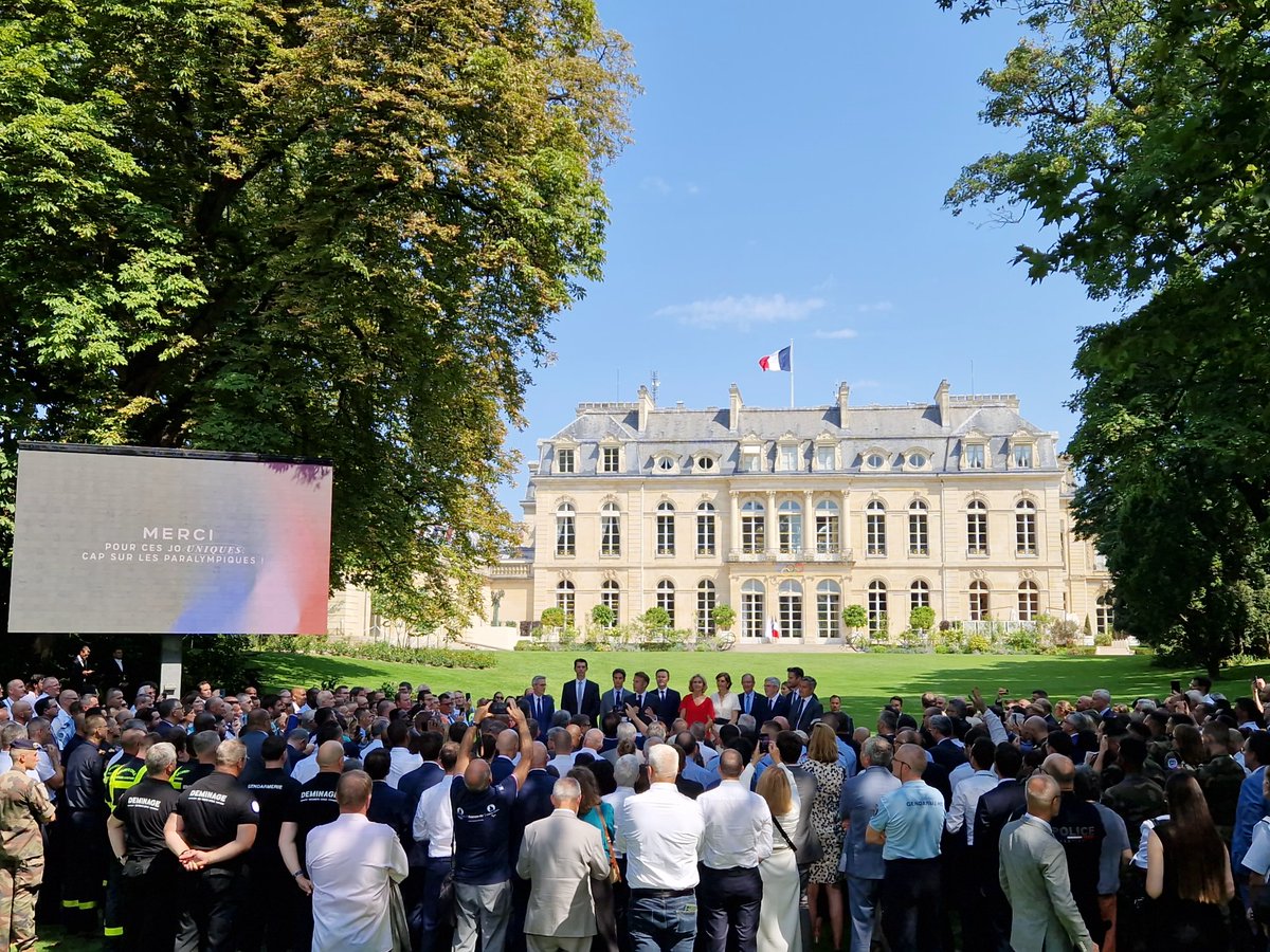 <a href="/EmmanuelMacron/">Emmanuel Macron</a> reçoit les principaux acteurs des JO de <a href="/Paris2024/">Paris 2024</a> à l' <a href="/Elysee/">Élysée</a> pour les remercier et sonner le rappel de la mobilisation à 16 jours des Jeux Paralympiques !