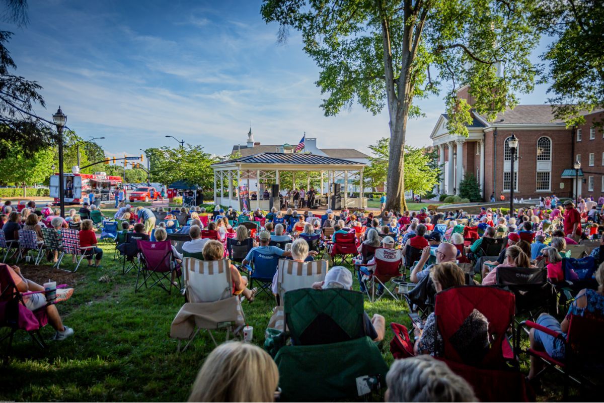 Discover Fun in <a href="/Kannapolis/">Kannapolis, NC</a> with their last two events of the season on August 17 &amp; September 12!

🪄 August 17 - Magician, Dana Hill - Kannapolis Library
🎶 September 12 - Band of Oz - Veterans Park

Learn more:
>>buff.ly/4bP9yqh

#RowanCreates