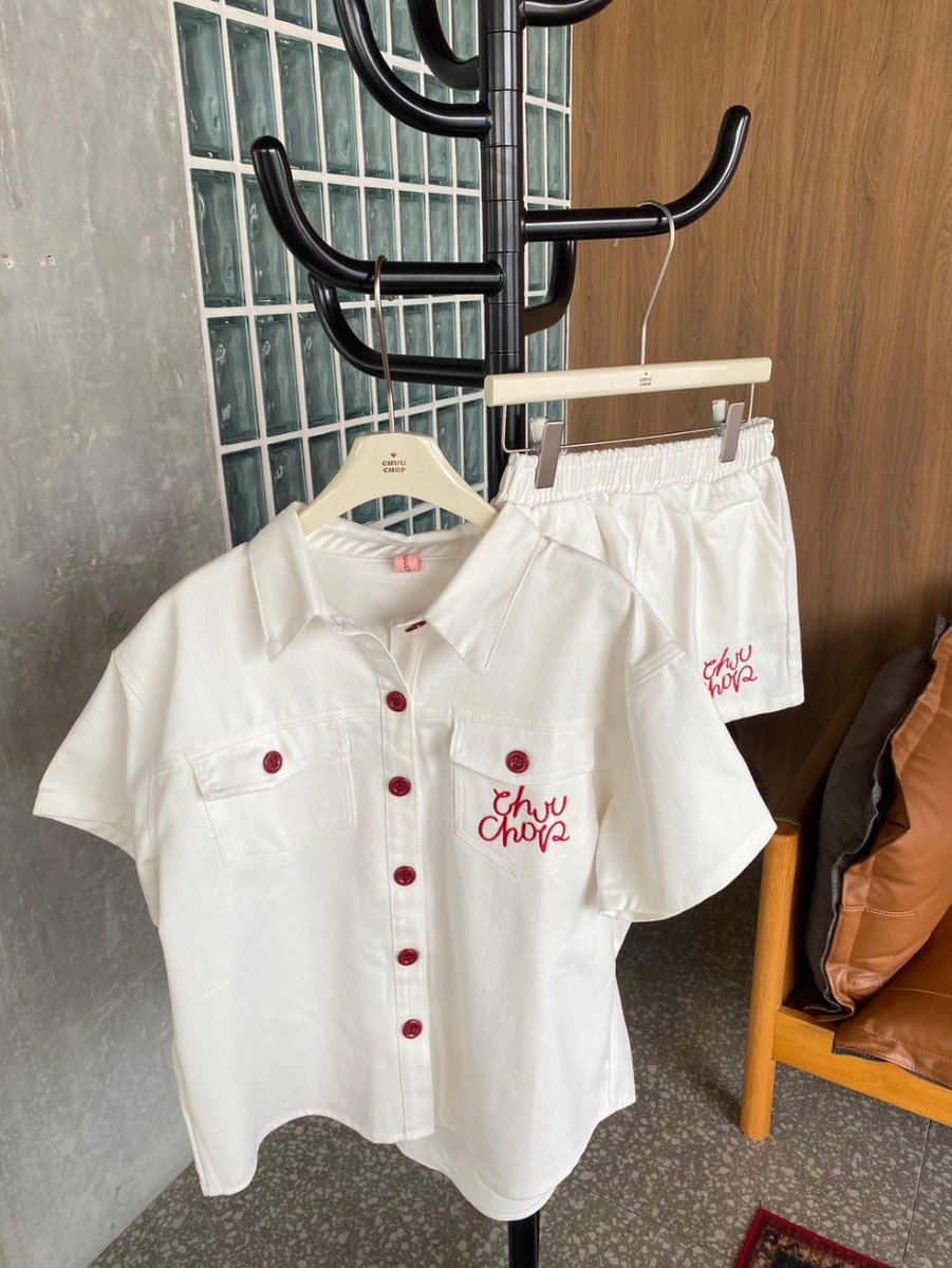 piyathida_pang's tweet image. ✨ ￼chuuchop Redvelvet denim set ✨
🍊: s.shopee.co.th/8ACQDzMHRt

#chuuchop #denimset #พิกัดเสื้อผ้าน่ารัก #ถูกสุดที่ช้อปปี้