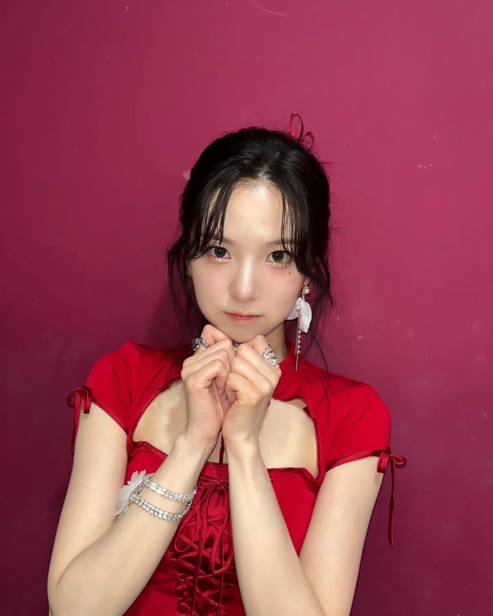 CLC__Intl's tweet image. Happy 28th birthday to Yujin!

We hope your day have been fantastic today!

STARRY YUJIN DAY
#CrystalStarYujinDay #여름대확행_햅삐지니데이_생일축하행 #これからも_ユジンの味方 #Choi_Yujin #최유진 #CLC #씨엘씨 #케플러 #Kep1er