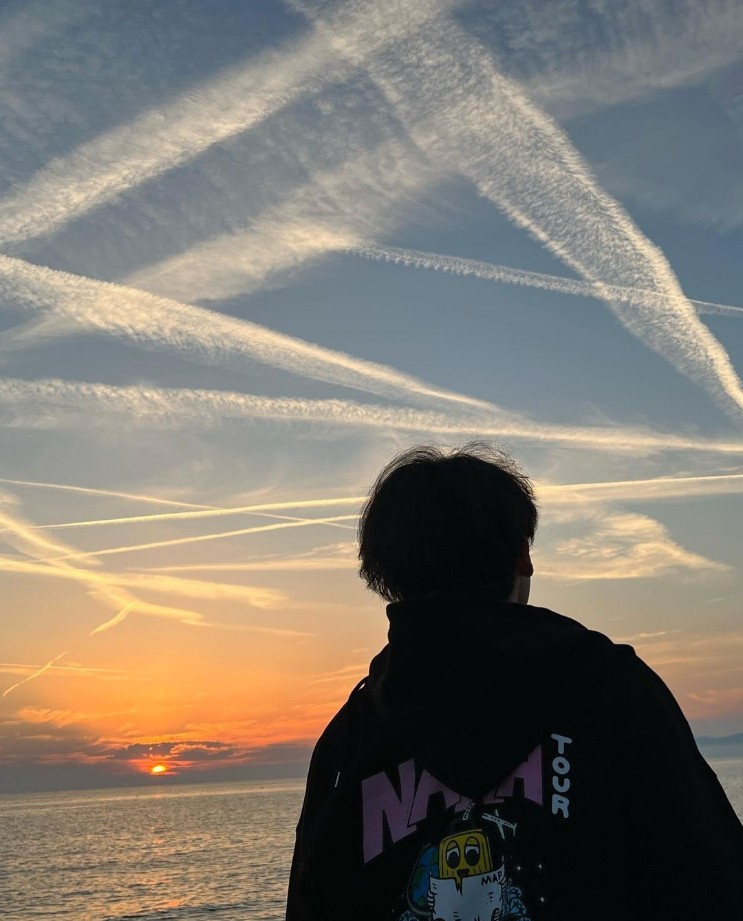 “You’re supposed to wait endlessly for people you like.” - Yoon Jeonghan 🫂❤️‍🩹