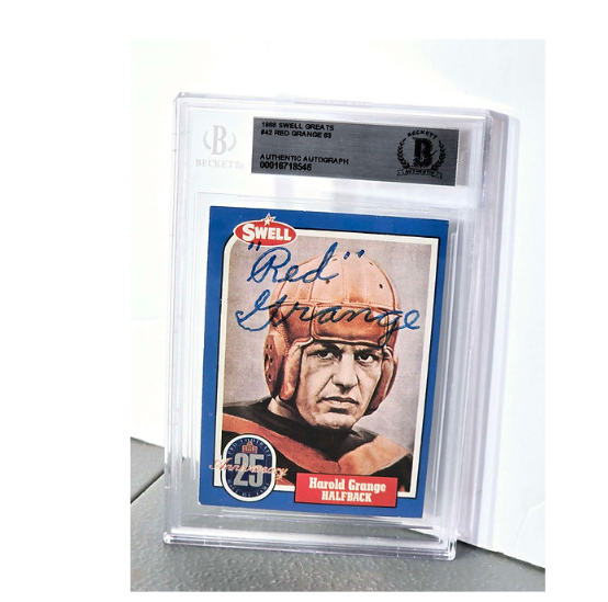 eSportsTrainer1's tweet photo. Rare football trading card excites collectors - Learn More Here https://t.co/v2Kt8dxZJG

#football #sports #tradingcard #collectible @athlete  #investment @NFL @PaniniAmerica @Topps @Fanatics https://t.co/HE2AX7VEYX