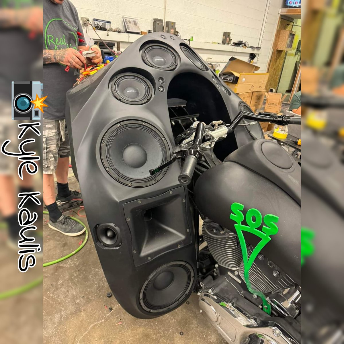 the12voltmag's tweet image. 🔊😎👌🎵 What's your opinion on "extreme bikes" when it comes to #caraudio competition?  Checkout this extreme bike build featuring #AudioDynamics.
🛒Shop #caraudio - bit.ly/3z0KDgO

#12voltmag #prvaudio #12volt #caraudioaddicts