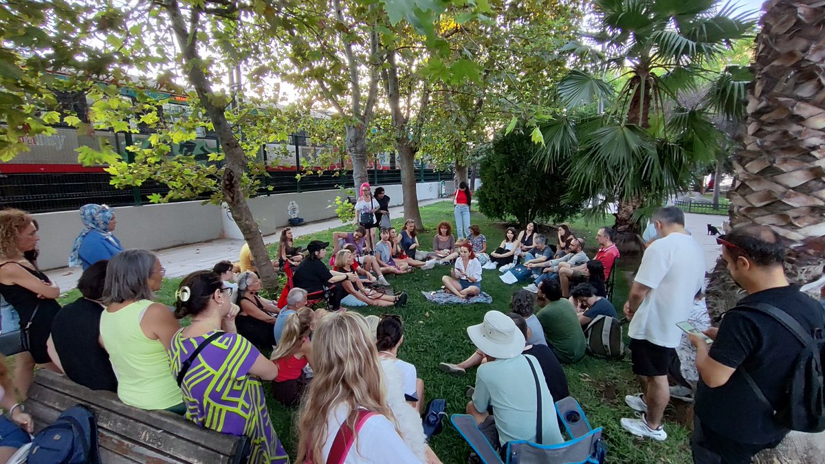 Yaşam için yasa Maltepe grubu olarak çok sayıda mahalleden yaşam savunucusu dostumuzun katılımıyla birlikte forum etkinliğimize başladık. 

#sokaktayımyanındayım #mahallesakinimedokunma 
#yoldaştürler #dostlarımızınyanındayız