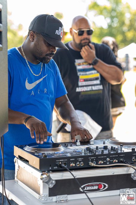 Doing what i love   #djflip69 #welcometothedjflipshow https://t.co/okW2utnhVy<a href="/tag/djflip69"class="tags">#djflip69</a><a href="/tag/welcometothedjflipshow"class="tags">#welcometothedjflipshow</a>