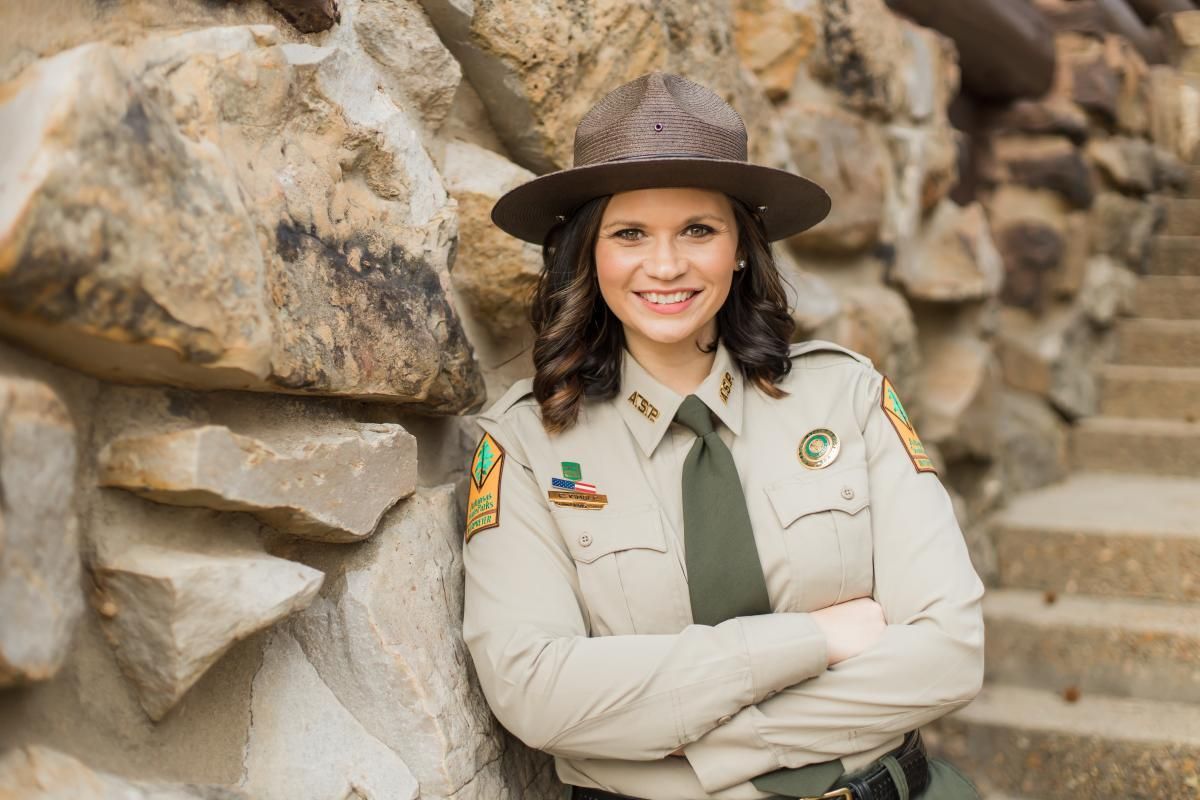 AR CommunityColleges (@arkansascc) on Twitter photo A standing ovation for Elizabeth Kimble, <a href="/ArkStateParks/">Arkansas State Parks</a> Education Program Specialist, for being chosen as 2024 Outstanding <a href="/BlackRiverTC/">Black River Tech</a> Alumni! 🎉 Your achievements inspire our community college students. More at buff.ly/3WtpoR0 A standing ovation for Elizabeth Kimble, <a href="/ArkStateParks/">Arkansas State Parks</a> Education Program Specialist, for being chosen as 2024 Outstanding <a href="/BlackRiverTC/">Black River Tech</a> Alumni! 🎉 Your achievements inspire our community college students. More at buff.ly/3WtpoR0