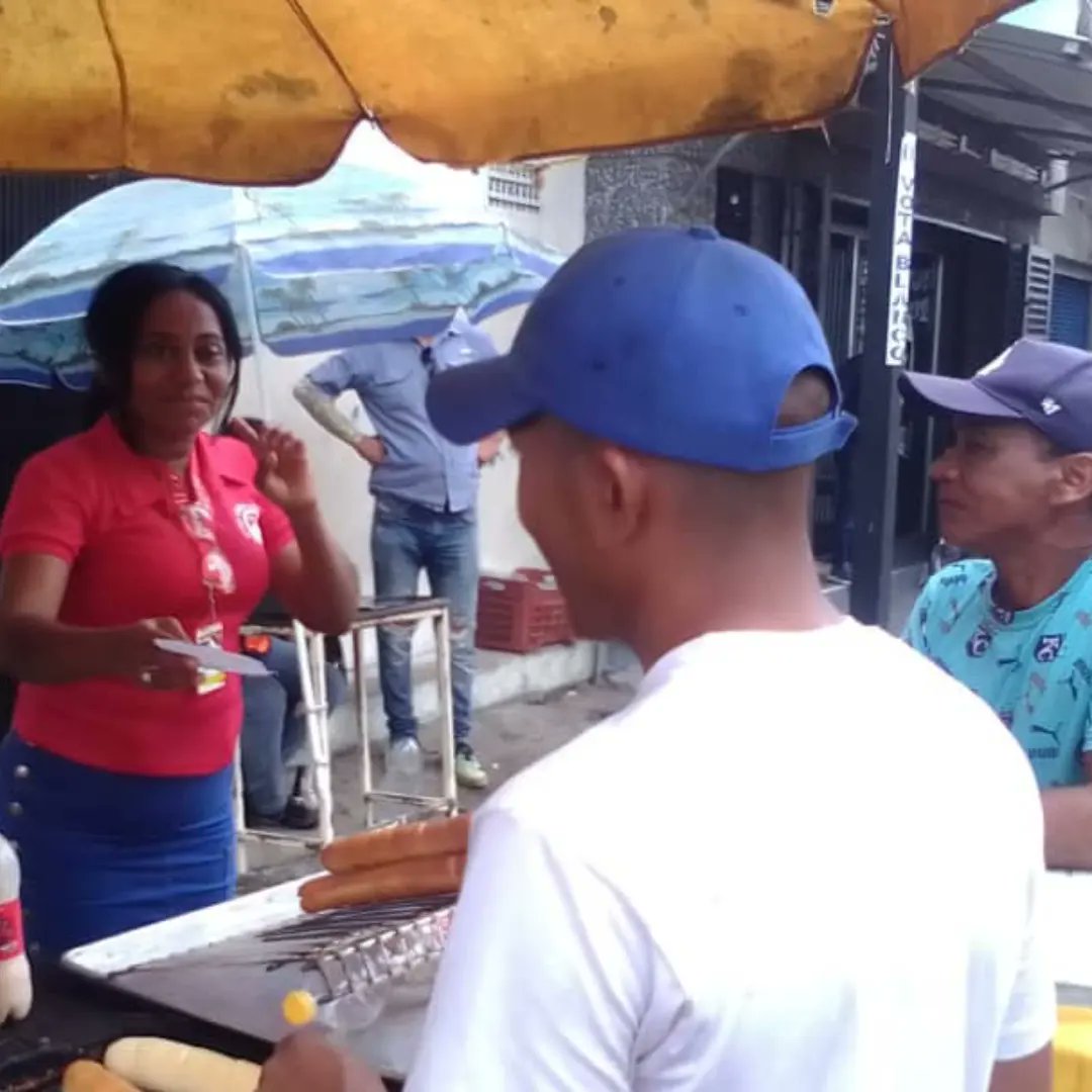 #12Ago| 🇻🇪 La <a href="/oasanfdo/">Ofic Adm Apure</a> realizo plan de Captación de Continuidad Facultativa y Trabajadores no Dependientes en la calle.
#PorUnSeguroMasSocial
<a href="/Somosivss/">Instituto Venezolano de los Seguros Sociales</a>
<a href="/MagaGutierrezV/">Magaly Gutiérrez Viña</a>
<a href="/NicolasMaduro/">Nicolás Maduro</a>