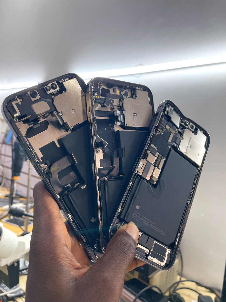 bkelectronicsgm's tweet photo. Rescuing and restoring #Iphone13ProMax x #Iphone14ProMax.

A day in a life of a handyman 📲📱
#electronictech #iPhone #Samsung https://t.co/y4jfBniLMb