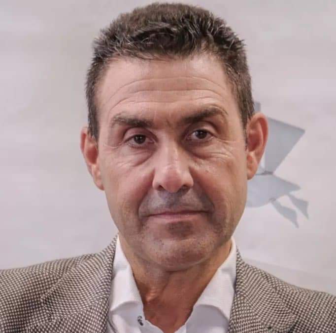 LaPrimaManina's tweet image. Roberto Vannacci e Ahmed Ben Bella.

Tratti somatici italiani e algerini.