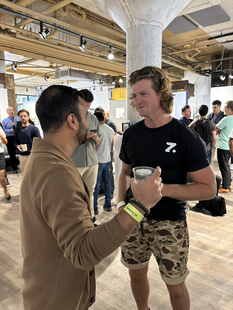 Genzio's tweet photo. The Genzio team is here at the @fractlCMOs Futurist Founders &amp; Investors Brunch! 🤝 https://t.co/c3VWmUYLQ9