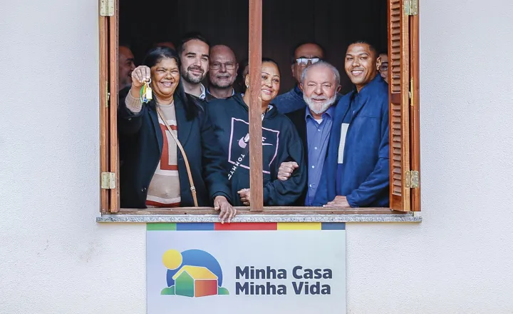 lindberghfarias's tweet photo. Sabe quantas MORADIAS do Minha Casa Minha Vida serão ENTREGUES pelo governo Lula em 2024?🏠

600 MIL!📈

Sabe quantas foram entregues em 2023? 491 MIL!

Os números não mentem! O povo está MELHOR com Lula!🇧🇷🚀🌟 https://t.co/W7qvfo86MU
