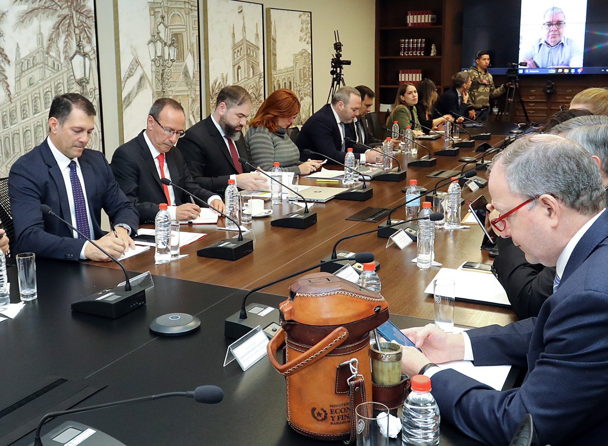 SantiPenap's tweet image. En reunión del Consejo de Ministros, en el marco de nuestro primer año de gestión analizamos las acciones que estamos llevando adelante y las que vendrán, convencidos de que con un trabajo coordinado entre todos podemos sacar al Paraguay adelante.