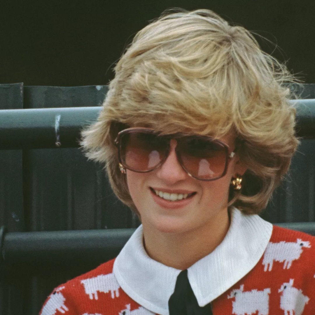The Sonar Podcast Network 🎙 (@thesonarnetwork) on Twitter photo Join Girl Historians in the final installment of the Princess Diana deep dive, as <a href="/chandeblair/">Blair MacMillan</a> and Carley retrace Diana’s final hours and the conspiracy theories surrounding her death. Plus the Junkook/Diana reincarnation rumours are FINALLY addressed.
👂 thesonarnetwork.com/girl-historian… Join Girl Historians in the final installment of the Princess Diana deep dive, as <a href="/chandeblair/">Blair MacMillan</a> and Carley retrace Diana’s final hours and the conspiracy theories surrounding her death. Plus the Junkook/Diana reincarnation rumours are FINALLY addressed.
👂 thesonarnetwork.com/girl-historian…