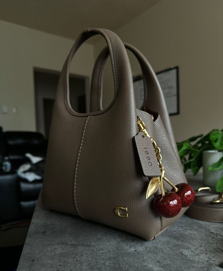 coach 🍒
