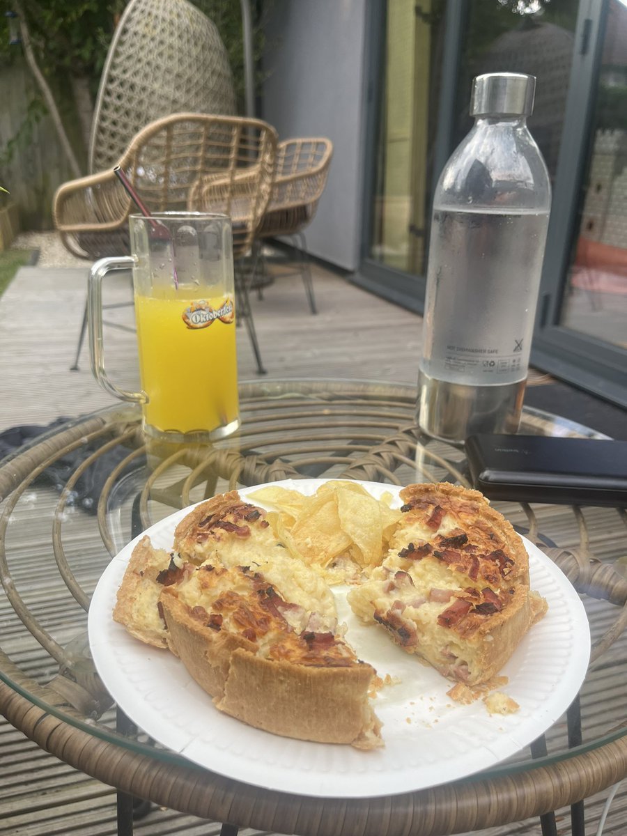 zachariahassler's tweet image. Picky Bits for tea #pickybits #picknick