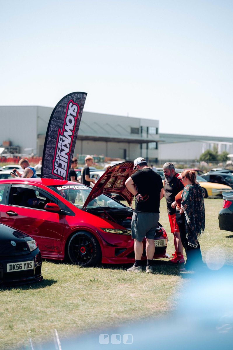 Honda guy’s at @lowco.tm talking about Honda stuff 🇯🇵 | special shoutout to @24sevenphotography for the daddy shoot 📸 
✖️
#honda #hondacivic #typer #typerowners #fn2 #fn2typer #slowknifedesign #lowco #carphotography #carphotographer #jdm #jdmcars #jdmculture #jdmlifestyle