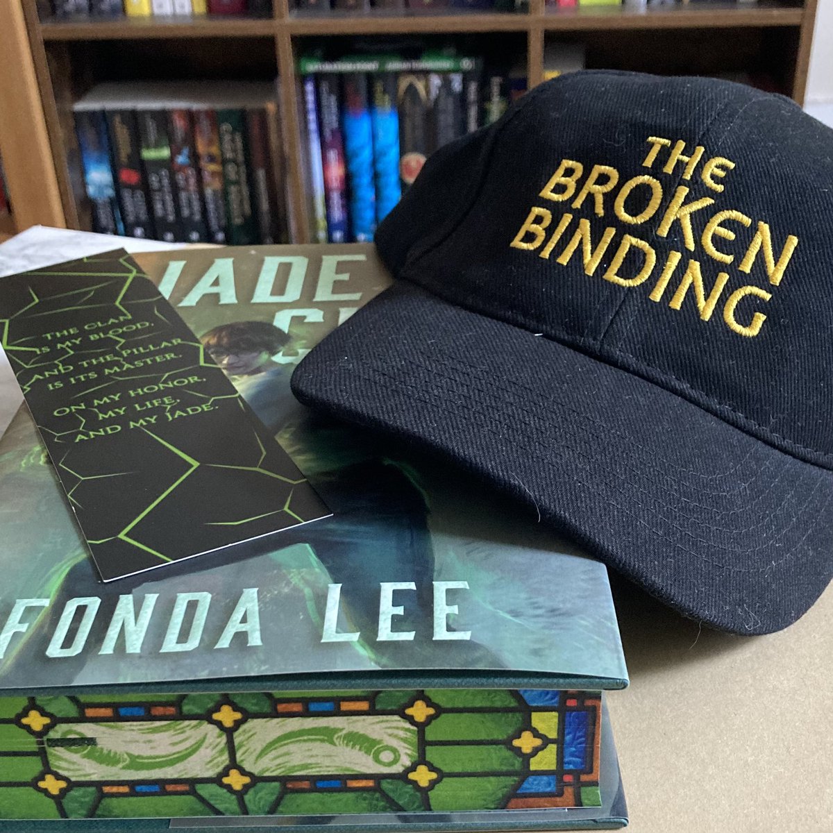 Tess (@penguin_tereza) on Twitter photo Came home from Worldcon (in my new hat obviously) and this month’s <a href="/binding_broken/">The Broken Binding | Bookstore</a> box was waiting for me ❤️ Came home from Worldcon (in my new hat obviously) and this month’s <a href="/binding_broken/">The Broken Binding | Bookstore</a> box was waiting for me ❤️