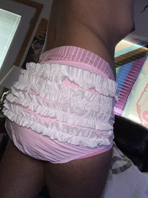 diaper photo dump! been building a lotta legos so i gotta stay padded! ill have a big photo shoot later<a href="/tag/littlespace"class="tags"><span>#littlespace</span></a><a href="/tag/daddiesgirl"class="tags"><span>#daddiesgirl</span></a><a href="/tag/bigdiaperfriday"class="tags"><span>#bigdiaperfriday</span></a>