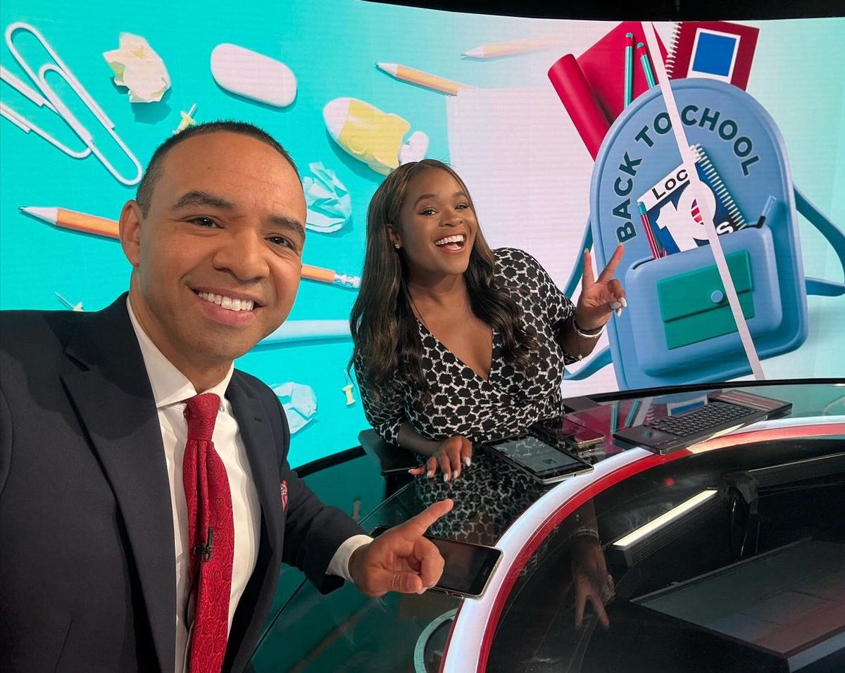 alexfinnieWPLG's tweet image. Happy Back to School to all the students in Broward! 
We have everything you need to know about the start of the school year!! Join us on Local 10 🙃🙂🌞💛 
@EricYutzyWPLG