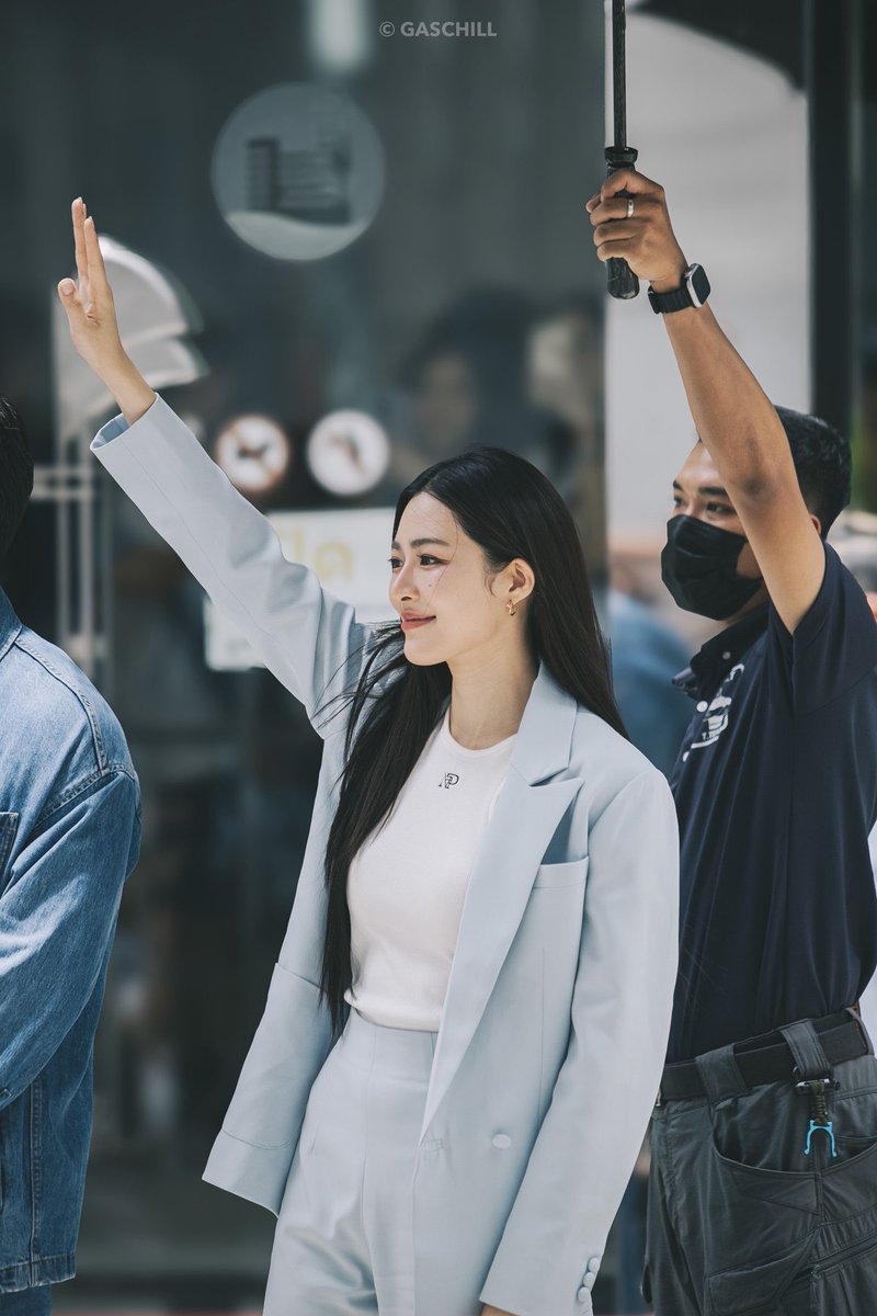 รูปนี้เหมือน ส.ส. จริง😂