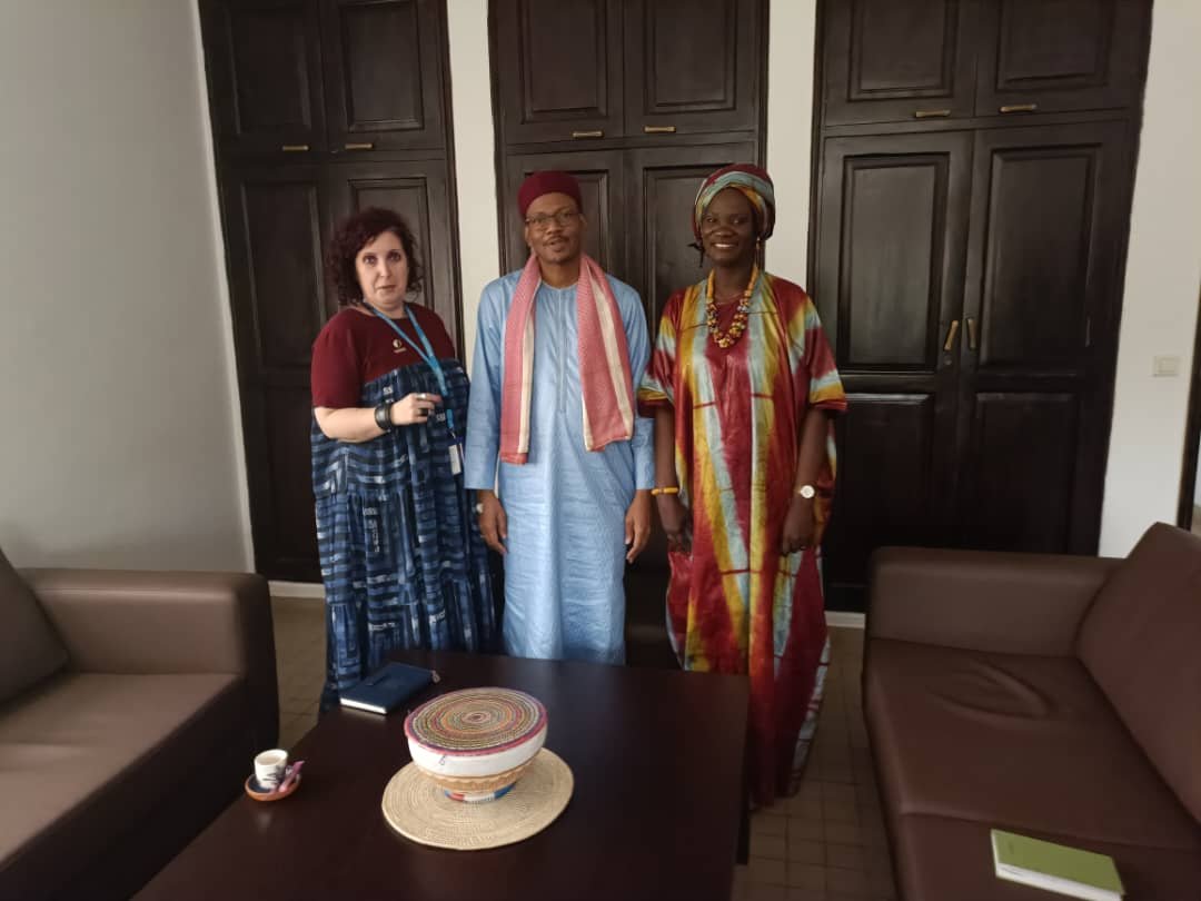 aminatousar's tweet photo. Heureuse des échanges très intéressants avec Le Haut-commissaire à la sédentarisation des éleveurs au Bénin Dr Adamou MAMA SAMBO. Merci de l'acceuil et de cette conversation sur nos convictions pour le développement #transhumance #Sedentarisation @UNBenin  @PresidenceBenin #ODD https://t.co/lOeRmdAIdN