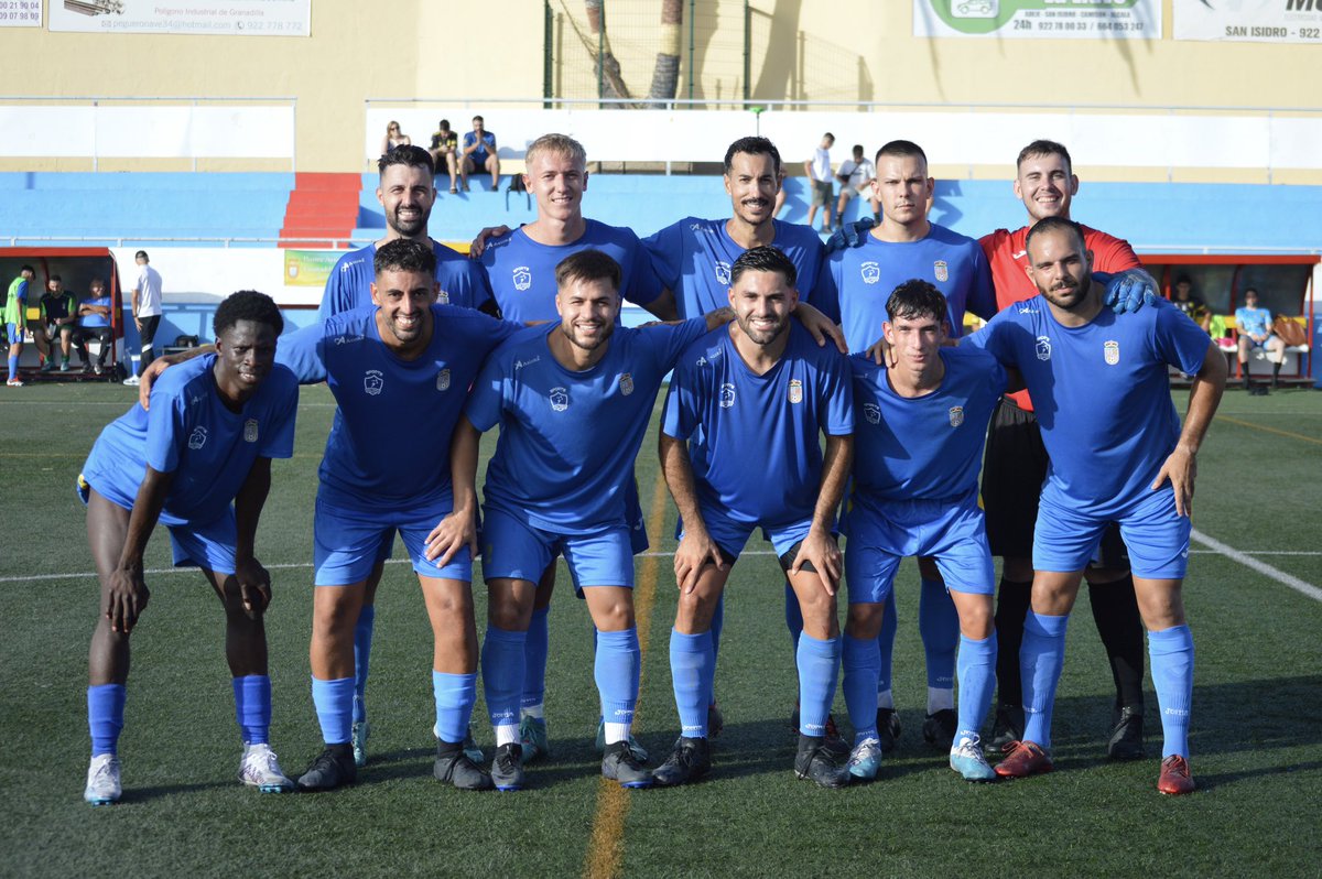 Este sábado tuvo lugar, en el Campo de Fútbol de San Isidro, el Torneo Homenaje a Cristóbal Marchena. Se disputó un triangular entre el <a href="/CDRaquiOficial/">CD Raqui San Isidro</a>, la <a href="/UDLP_Cantera/">UD Las Palmas - Cantera</a> y el @atleticotacoronte. Fotos de los iniciales del 2º partido entre el <a href="/CDRaquiOficial/">CD Raqui San Isidro</a> y el Atl. Tacoronte.