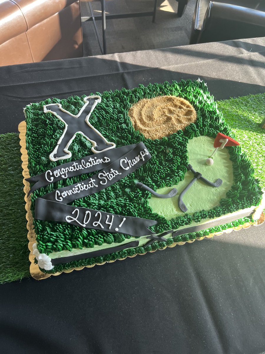 XHSGolf's tweet image. Special evening last night celebrating the 2024 Championship season. The 1st undefeated season in team history and the D1 State Championship. Best of luck to our 4 seniors Gavin Coletti, CJ Giuliano, JB Ouellette, and John Thompson. You will all be missed! ⁦@athleticsXHS⁩