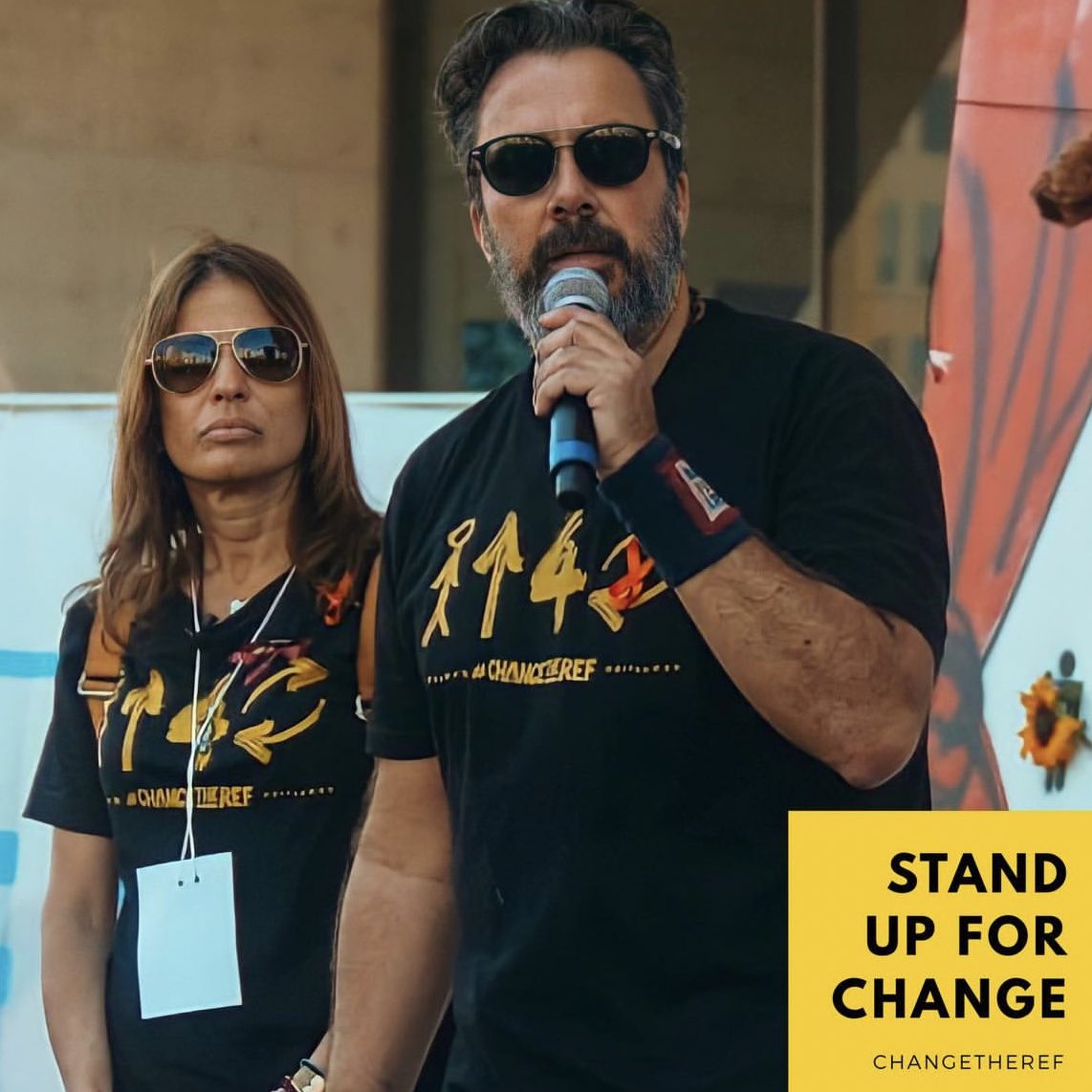 ChangeTheRef's tweet photo. Join us as we #StandUpForChange!

👫🏽⬆️4️⃣🔄

Visit: https://t.co/5YcJbMxd9k

#EndGunViolence #MerchMonday https://t.co/BzOzTfWDcp
