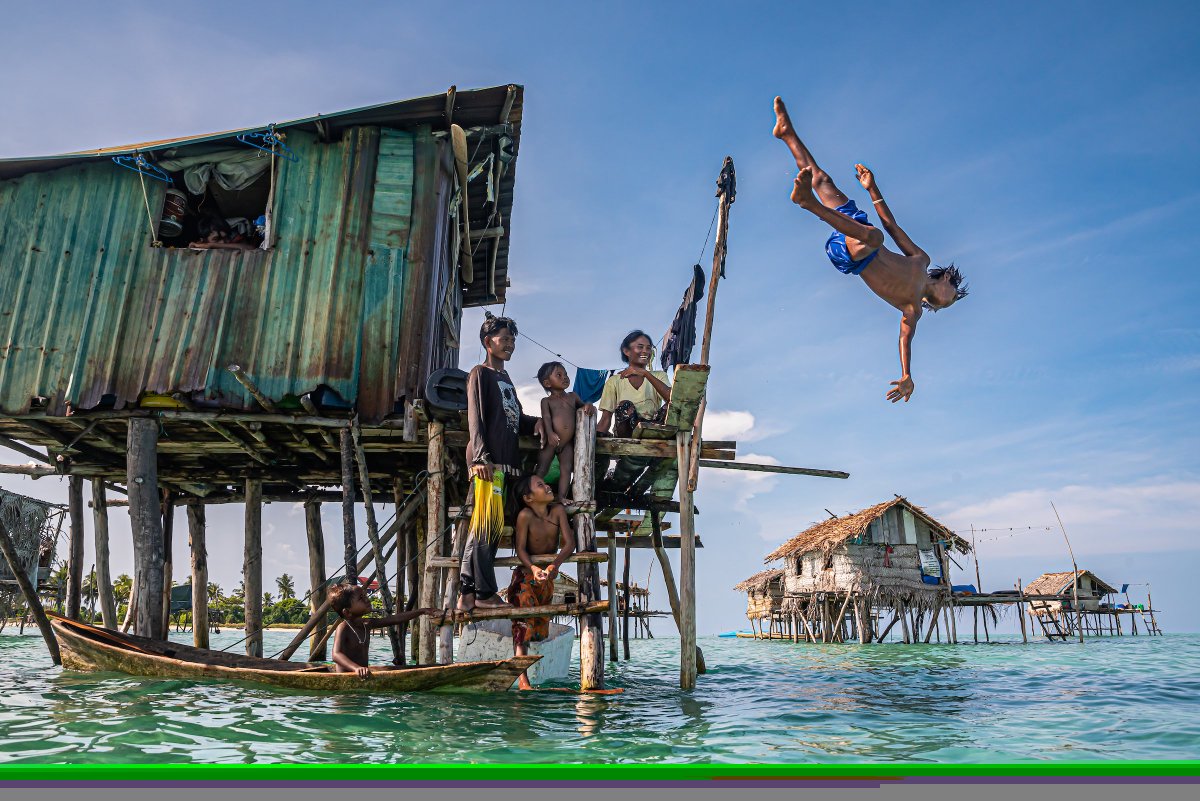 The Bajau Laut are a sea-faring group that lived in small boats. Now, younger generations have been forced to settle on land, losing connection to nature. 

This #YouthDay see how @borneokomrad <a href="/my_sgp/">Small Grants Programme Malaysia</a> are changing this through #DigitalSolutions: ow.ly/GhXZ50SUx86