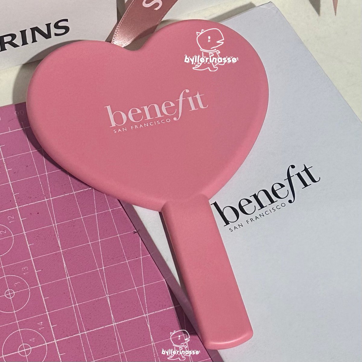 [ wts sell ] ready ina / kamar

🛍️🛒 pinky HandMirror Benefit Flora Tint x Taeyong

💰 offer ajahhh yukk through DM

📌 free fee packing
🏠 dom sumut