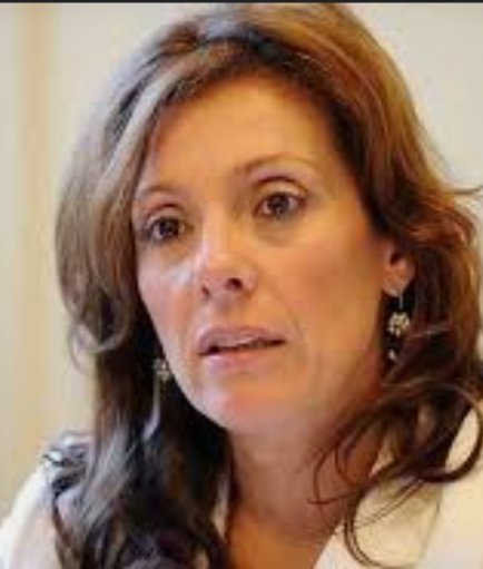 DELINCUENTE QUE PROTEGE A ESPINOZA
PROCEDA FISCAL...O LA VAMOS A BUSCAR
LOS QUE LE PAGAMOS EL SUELDO
PARA QUE CUMPLA SUS FUNCIONES
HARTO DE ESTOS CORRUPTOS

"Fiscal Mónica Cuñarro
Te la presento
Está tiene la causa para hacerlo mierda a Espinoza 
y es otra pata sucia PERVERSA"