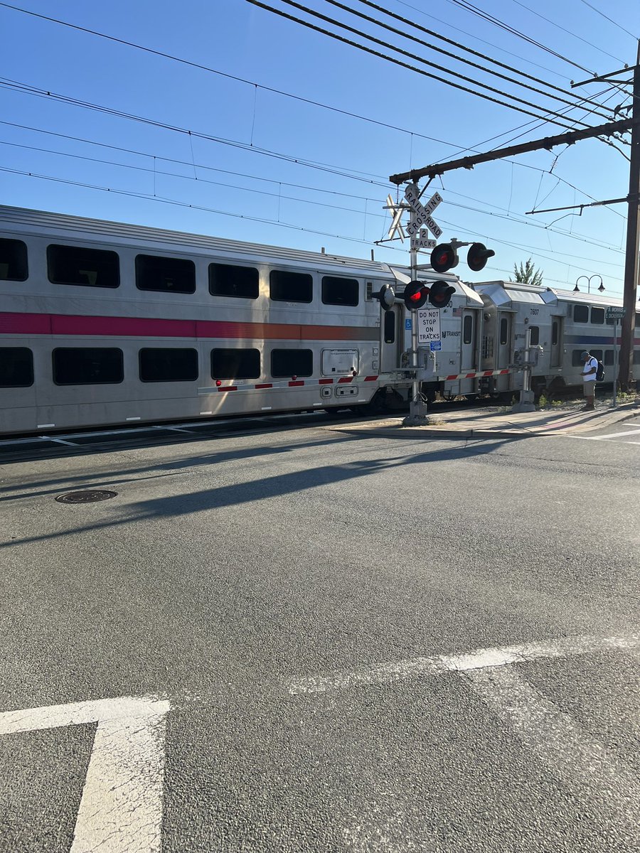 FirgUnderground's tweet photo. @NJTRANSIT why do you pull the 7:34 train from Dover to NY past the platform blocking access to the platform from the street
If you stop at a reasonable spot on the platform it could easily be accessed and people could board the train instead of being blocked from the platform. https://t.co/XIGusKiwtP
