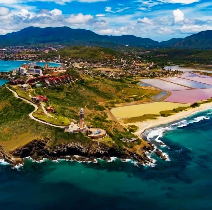 El Faro de Pampatar en Punta Ballena Margarita estado Nueva Esparta.