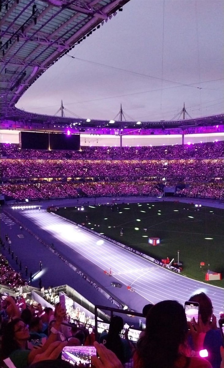 jonathanbez's tweet photo. Les JO sont terminés… 15j hors du temps! Tout était parfait, les sites, l’organisation, les athlètes, les bénévoles! Le sport et ses valeurs à son paroxysme ça fait un bien fou!! Vive la 🇫🇷!!
Maintenant retour à la réalité..ma passion ce sont les @girondins… on lâchera pas! https://t.co/qgt1SJxcmI