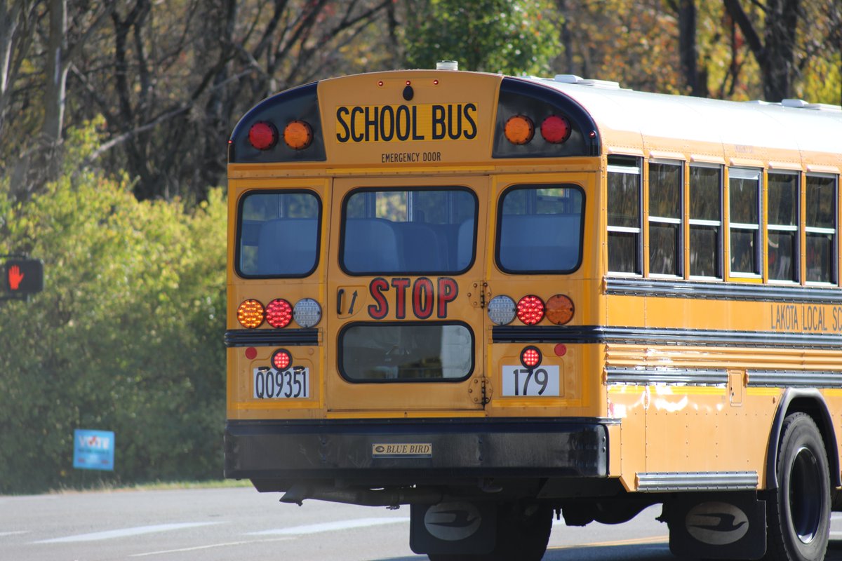 "STOP means STOP for school buses." Here's what you should know trst.in/iCcKBj #STOPmeansSTOP